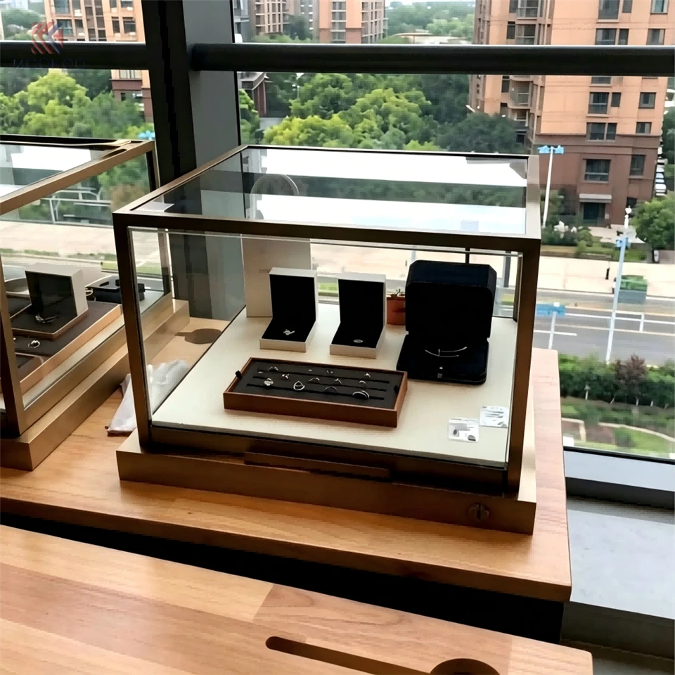 Luxury Bronze Metal Frame Custom Microfiber Jewelry Display Cabinet LED Lighting Modern Freestanding Design For Retail high quality