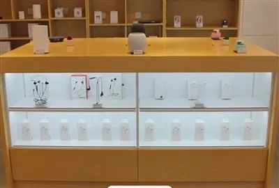 Wood Shop Counter Design For Phone Retail Shop